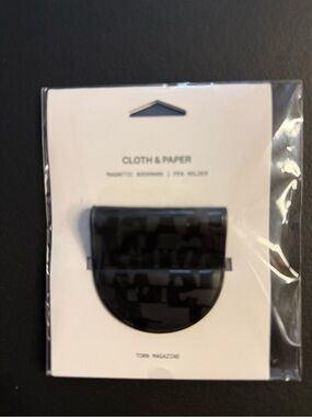 Cloth & Paper Black Magnetic Bookmark / Pen Holder